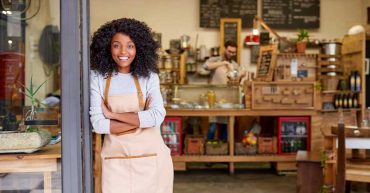 4 DOs and DON’Ts on How to Land Your First Client if You Run a Small Business